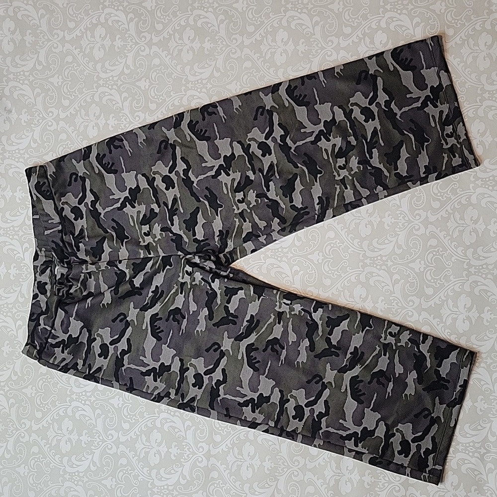 Crescent Drive Jacquard Csmo Capri Pants